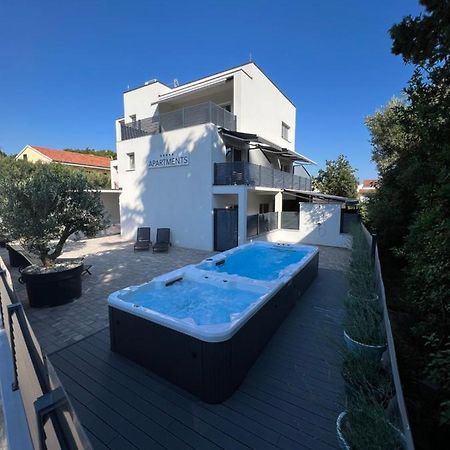 Apartmani Kumenat Biograd Na Moru Esterno foto
