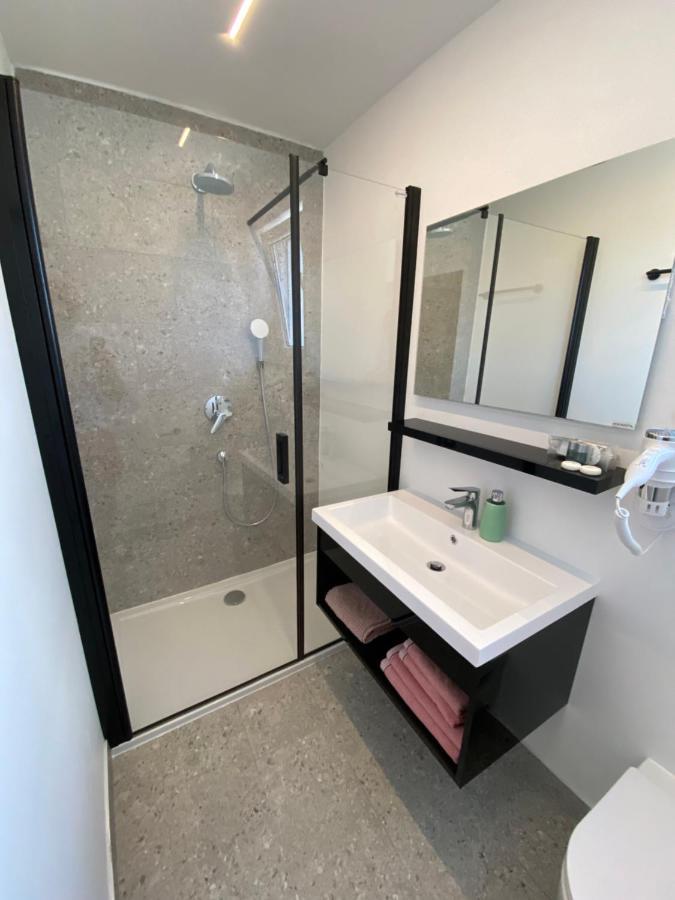 Apartmani Kumenat Biograd Na Moru Esterno foto