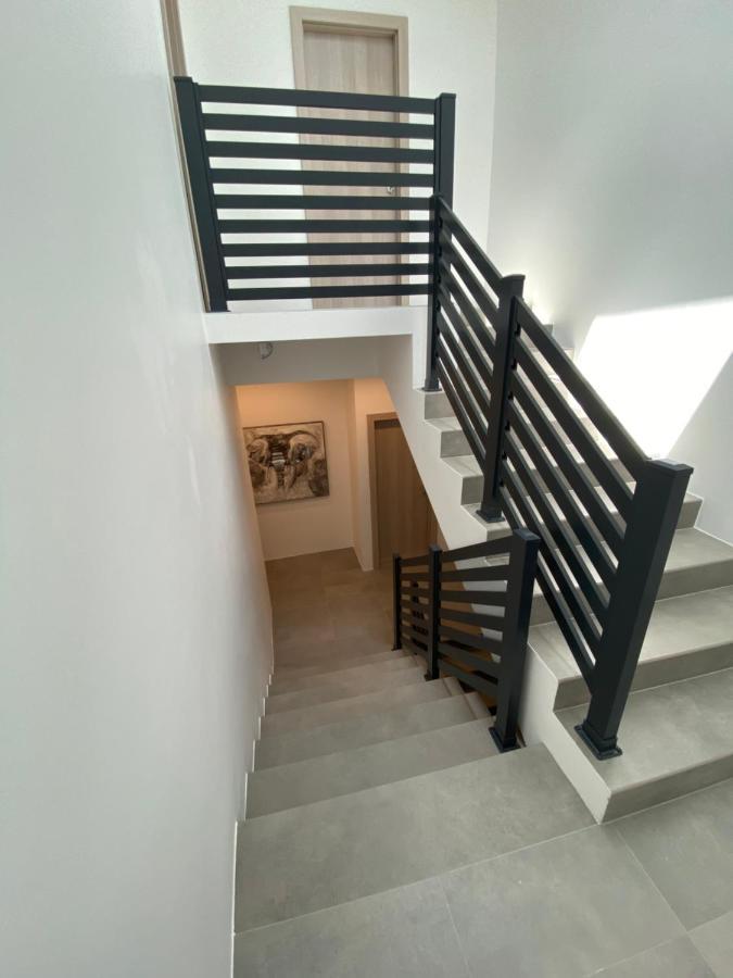 Apartmani Kumenat Biograd Na Moru Esterno foto