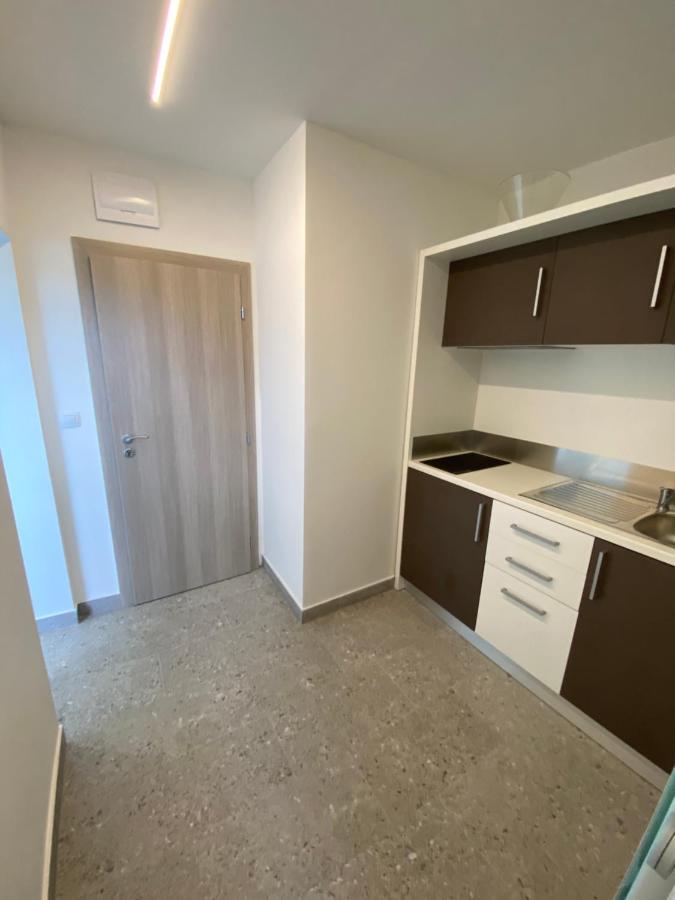 Apartmani Kumenat Biograd Na Moru Esterno foto