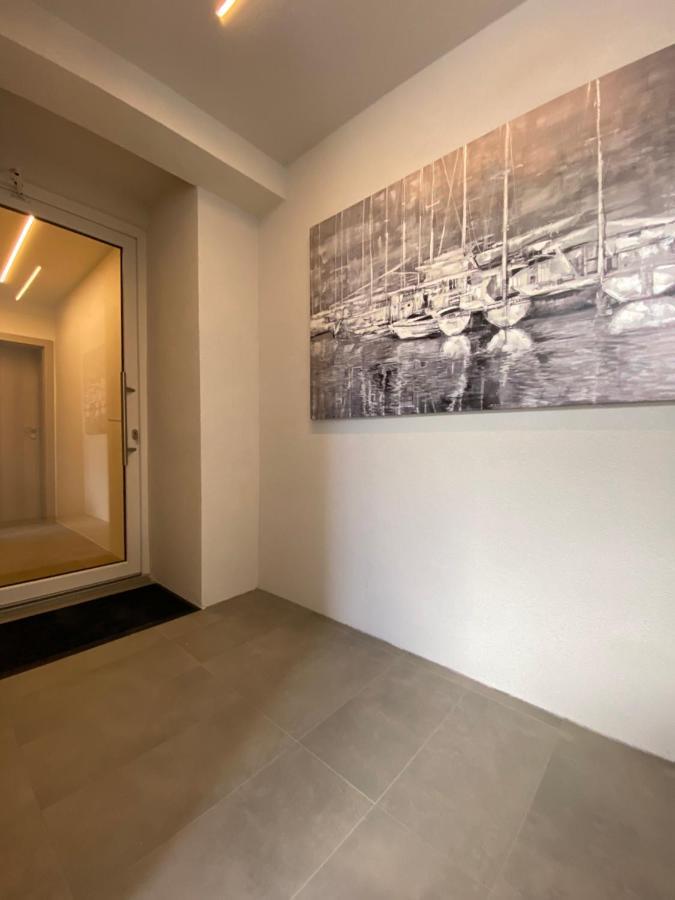 Apartmani Kumenat Biograd Na Moru Esterno foto