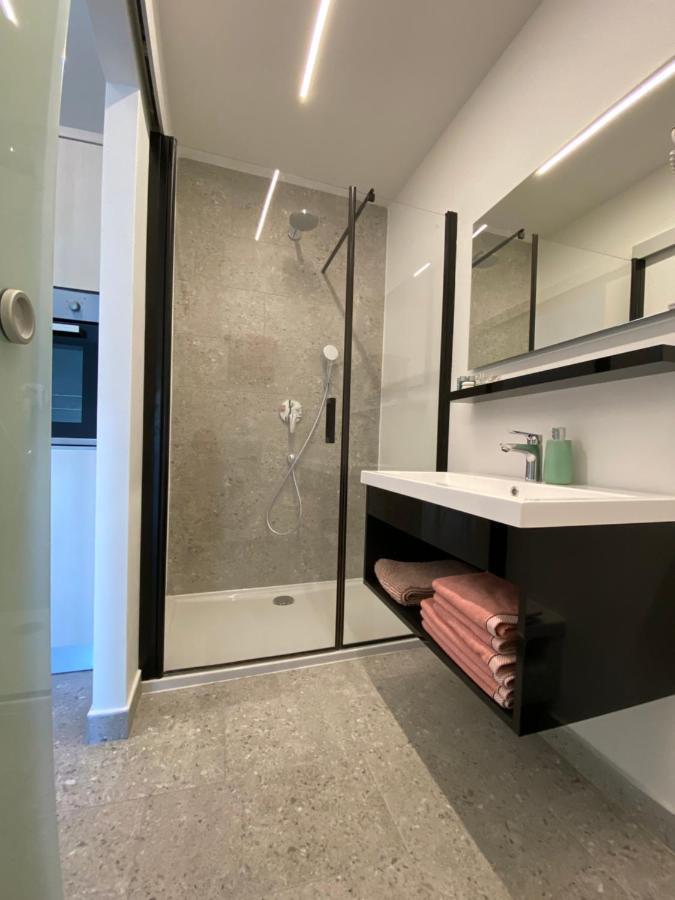Apartmani Kumenat Biograd Na Moru Esterno foto