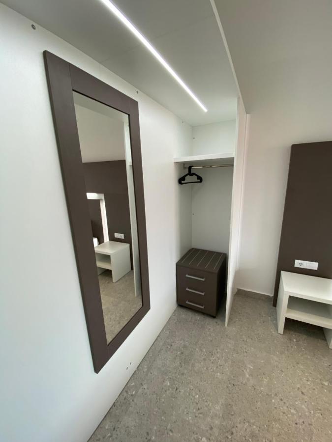 Apartmani Kumenat Biograd Na Moru Esterno foto