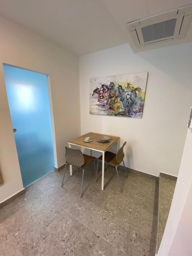 Apartmani Kumenat Biograd Na Moru Esterno foto