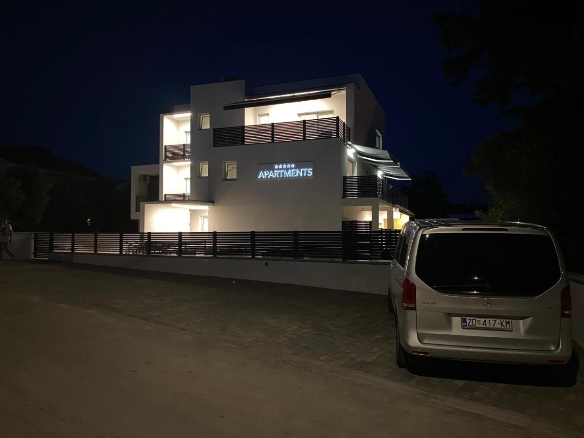 Apartmani Kumenat Biograd Na Moru Esterno foto