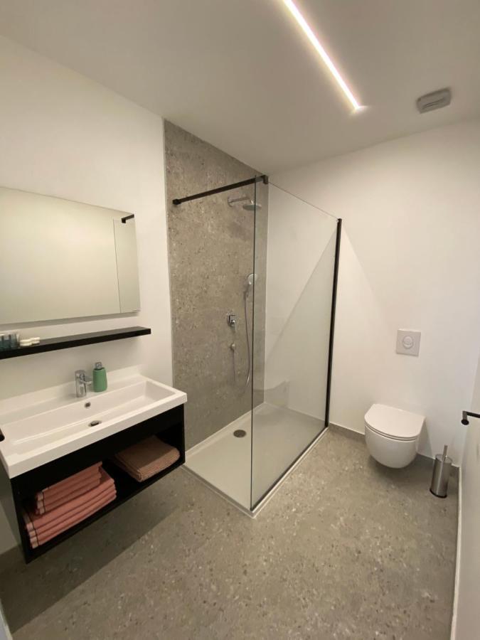 Apartmani Kumenat Biograd Na Moru Esterno foto