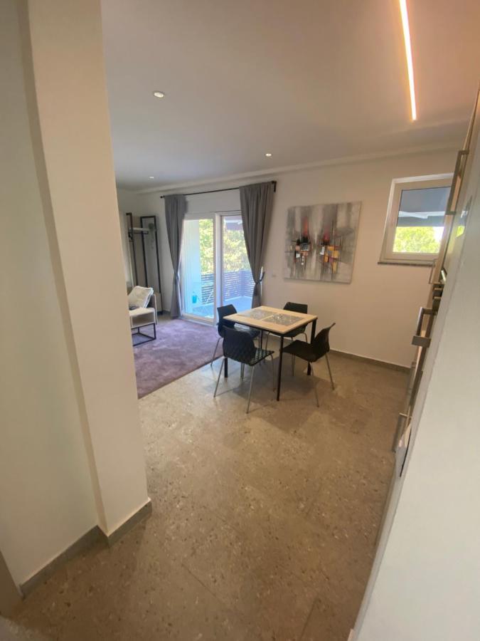 Apartmani Kumenat Biograd Na Moru Esterno foto