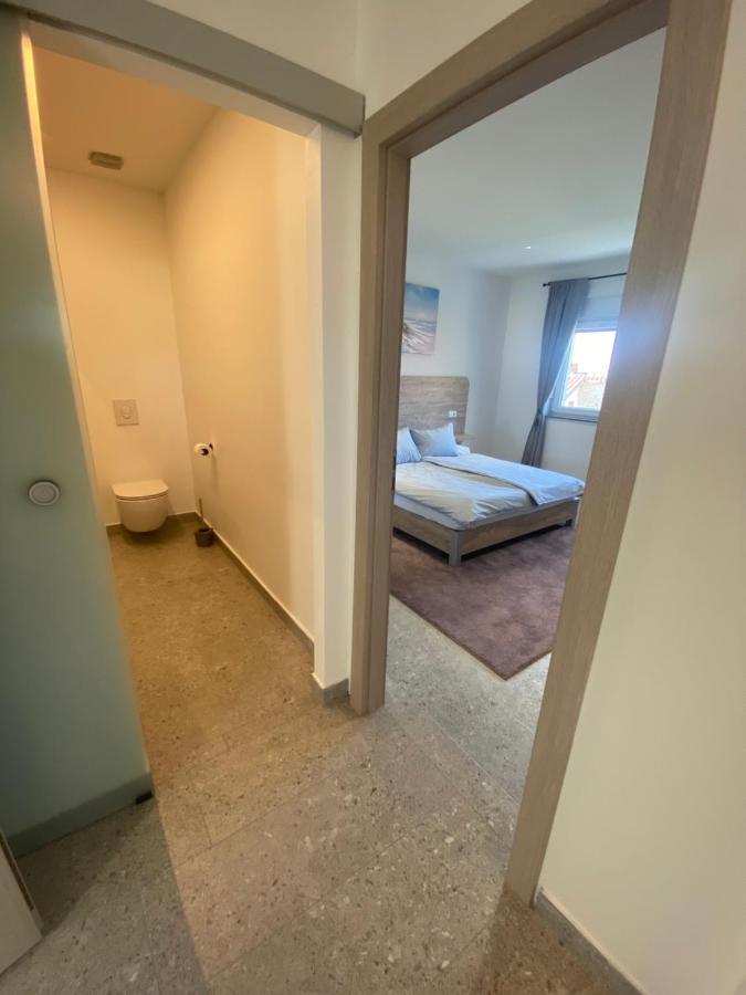 Apartmani Kumenat Biograd Na Moru Esterno foto