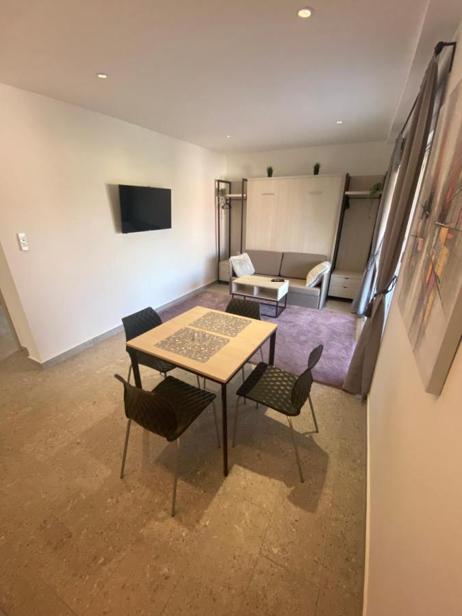 Apartmani Kumenat Biograd Na Moru Esterno foto