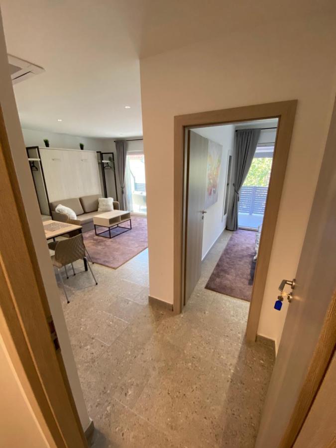 Apartmani Kumenat Biograd Na Moru Esterno foto