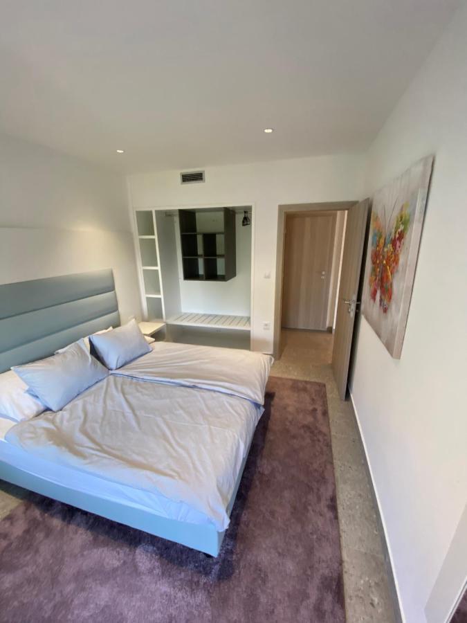 Apartmani Kumenat Biograd Na Moru Esterno foto